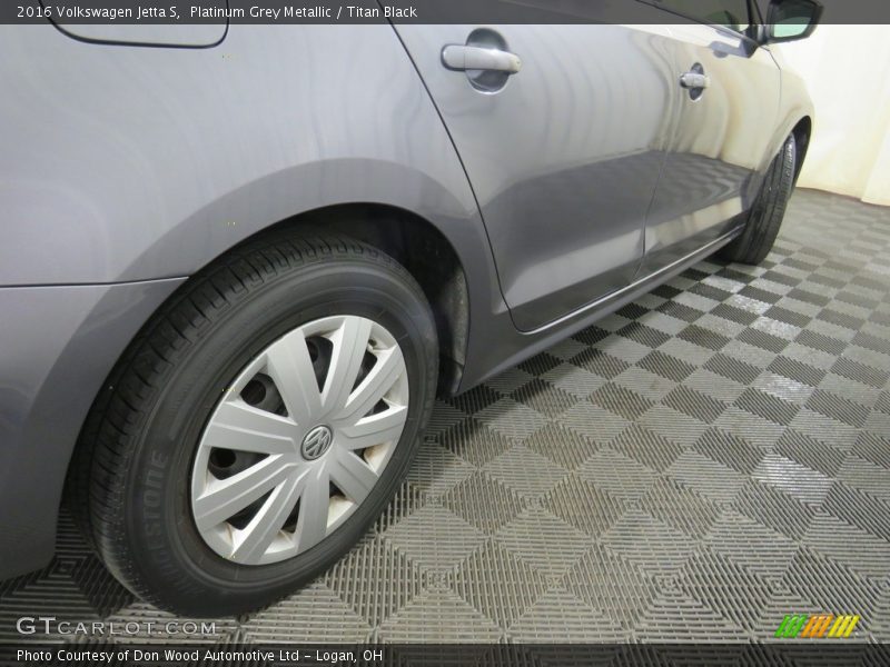 Platinum Grey Metallic / Titan Black 2016 Volkswagen Jetta S