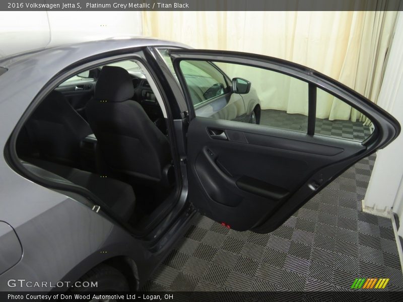 Platinum Grey Metallic / Titan Black 2016 Volkswagen Jetta S