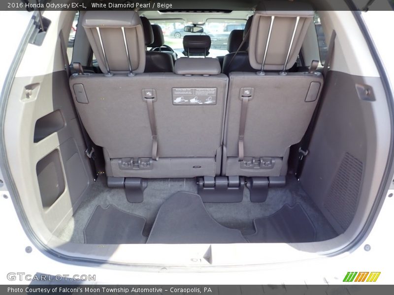 White Diamond Pearl / Beige 2016 Honda Odyssey EX-L