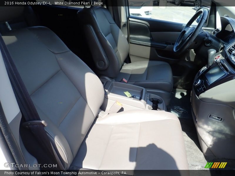 White Diamond Pearl / Beige 2016 Honda Odyssey EX-L