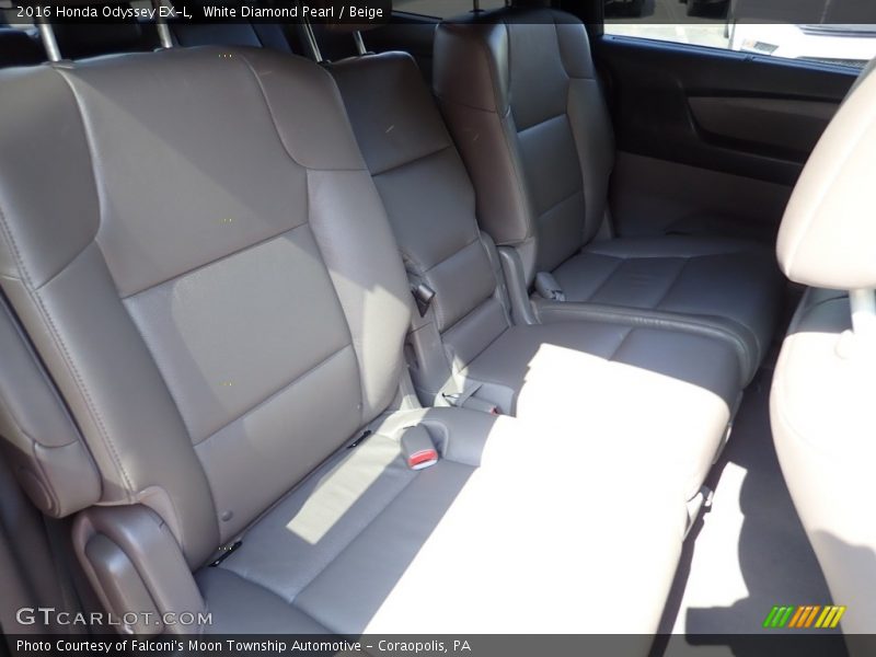White Diamond Pearl / Beige 2016 Honda Odyssey EX-L