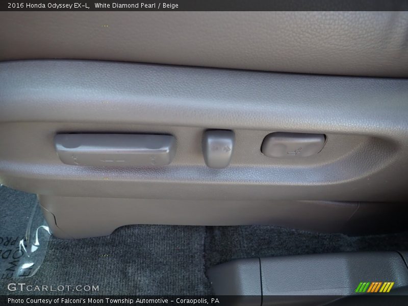 White Diamond Pearl / Beige 2016 Honda Odyssey EX-L