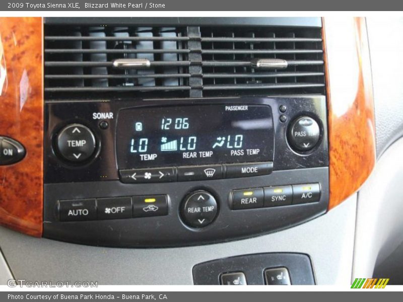 Blizzard White Pearl / Stone 2009 Toyota Sienna XLE
