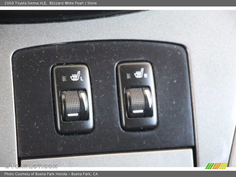 Blizzard White Pearl / Stone 2009 Toyota Sienna XLE
