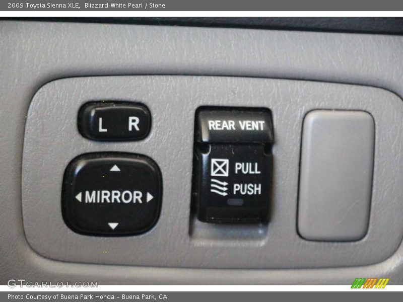 Blizzard White Pearl / Stone 2009 Toyota Sienna XLE
