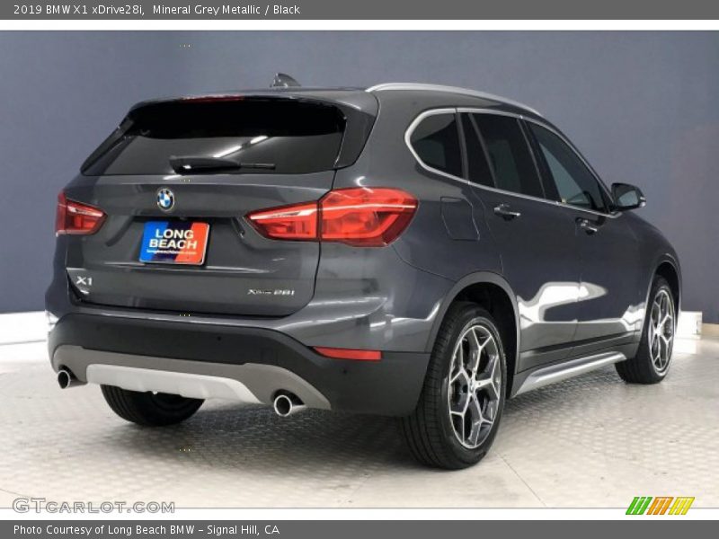 Mineral Grey Metallic / Black 2019 BMW X1 xDrive28i