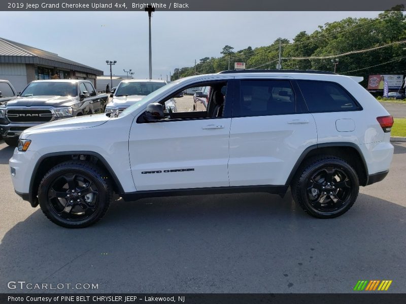Bright White / Black 2019 Jeep Grand Cherokee Upland 4x4