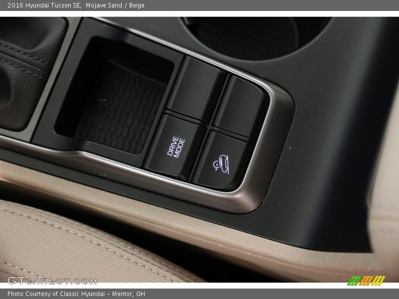Mojave Sand / Beige 2016 Hyundai Tucson SE