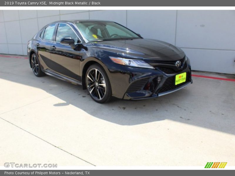 Midnight Black Metallic / Black 2019 Toyota Camry XSE