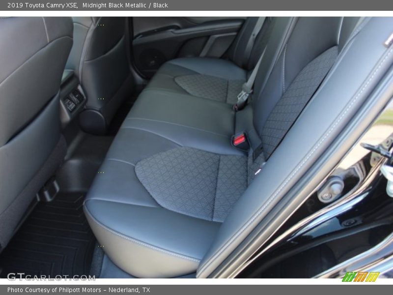 Midnight Black Metallic / Black 2019 Toyota Camry XSE