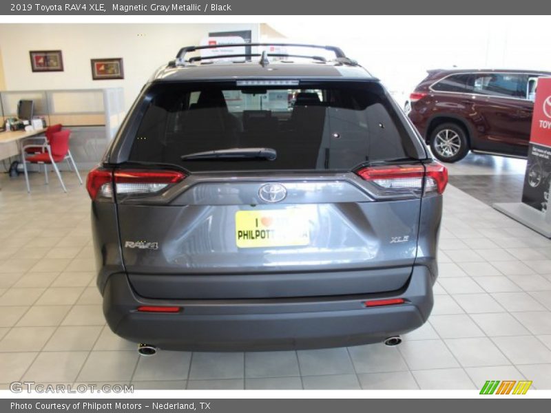 Magnetic Gray Metallic / Black 2019 Toyota RAV4 XLE