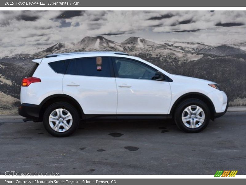 Super White / Ash 2015 Toyota RAV4 LE
