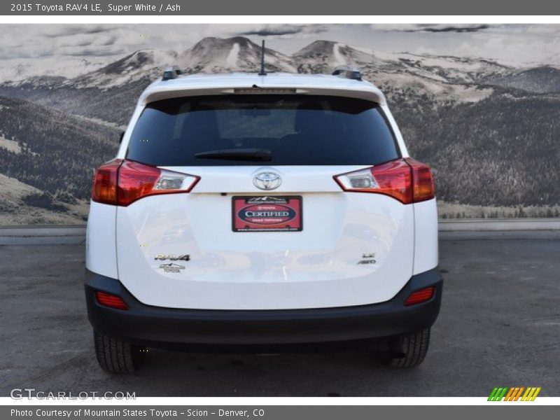 Super White / Ash 2015 Toyota RAV4 LE