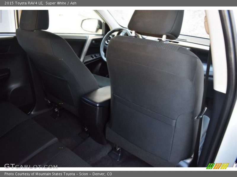 Super White / Ash 2015 Toyota RAV4 LE