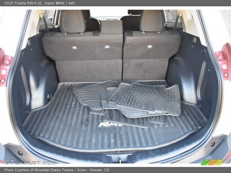Super White / Ash 2015 Toyota RAV4 LE