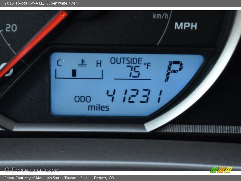 Super White / Ash 2015 Toyota RAV4 LE