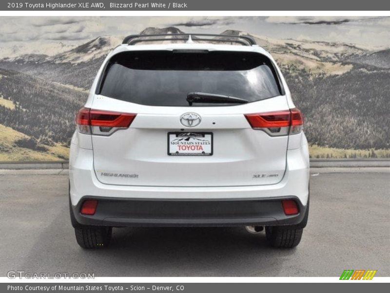 Blizzard Pearl White / Black 2019 Toyota Highlander XLE AWD