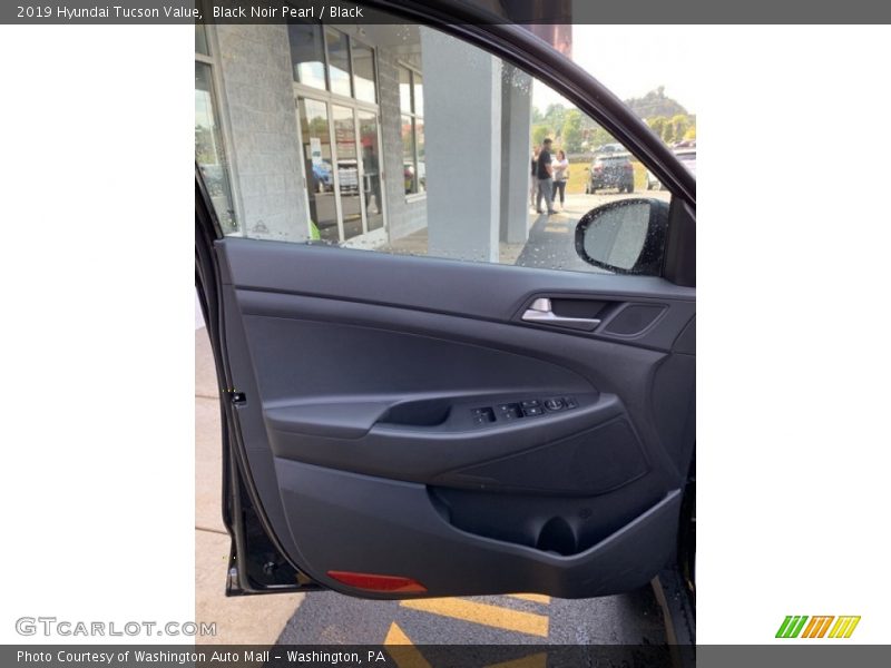 Black Noir Pearl / Black 2019 Hyundai Tucson Value