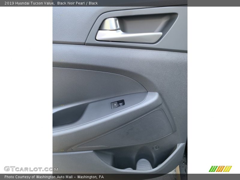Black Noir Pearl / Black 2019 Hyundai Tucson Value