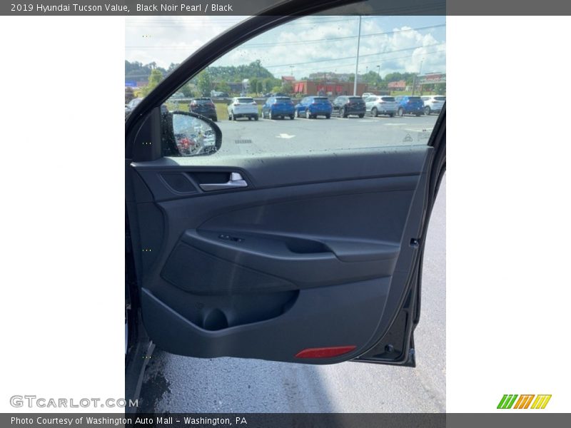 Black Noir Pearl / Black 2019 Hyundai Tucson Value