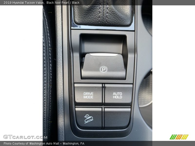 Black Noir Pearl / Black 2019 Hyundai Tucson Value