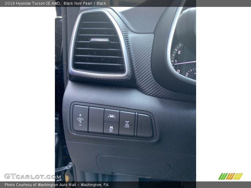 Black Noir Pearl / Black 2019 Hyundai Tucson SE AWD