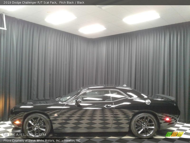 Pitch Black / Black 2019 Dodge Challenger R/T Scat Pack