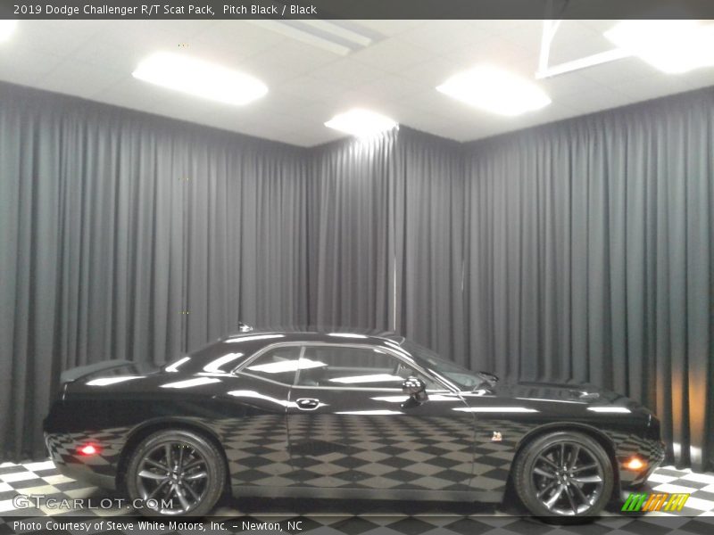 Pitch Black / Black 2019 Dodge Challenger R/T Scat Pack