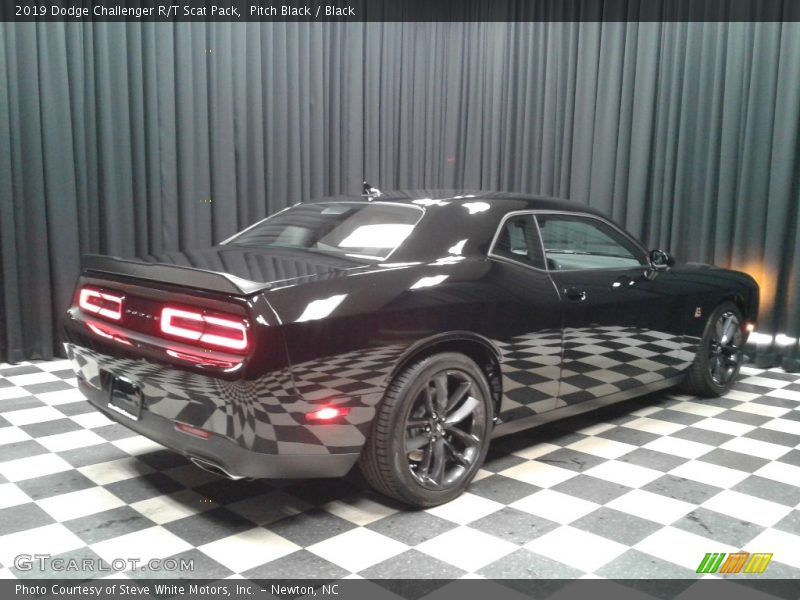 Pitch Black / Black 2019 Dodge Challenger R/T Scat Pack