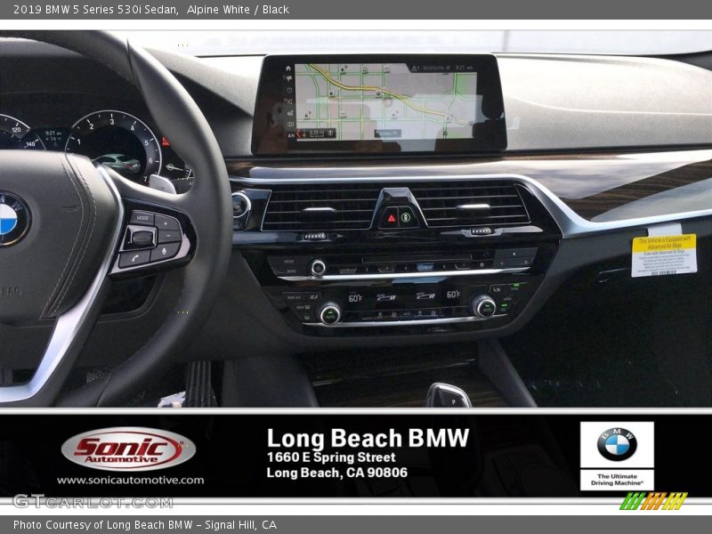 Alpine White / Black 2019 BMW 5 Series 530i Sedan