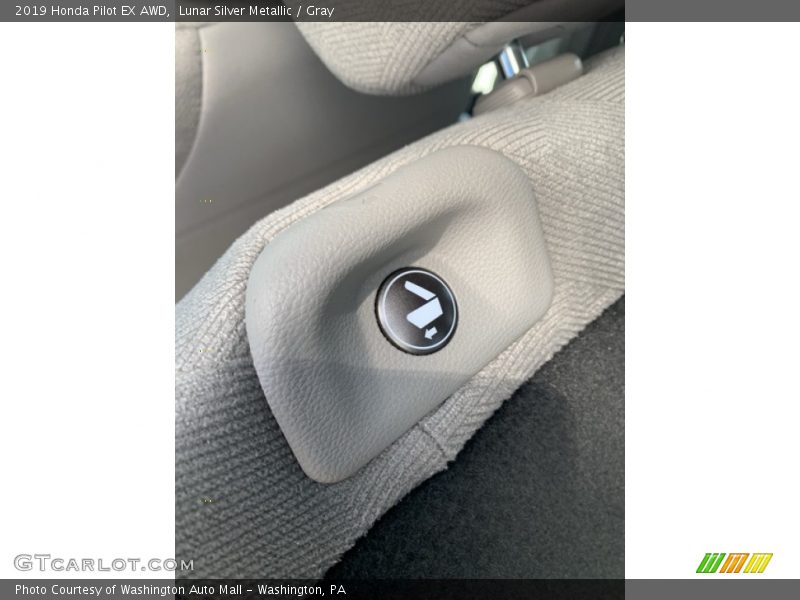Lunar Silver Metallic / Gray 2019 Honda Pilot EX AWD