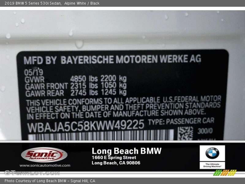 Alpine White / Black 2019 BMW 5 Series 530i Sedan