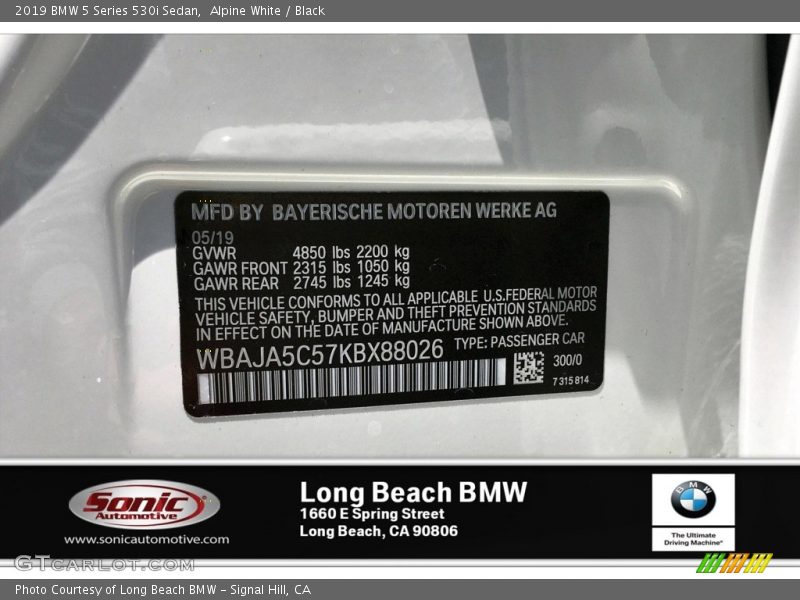 Alpine White / Black 2019 BMW 5 Series 530i Sedan