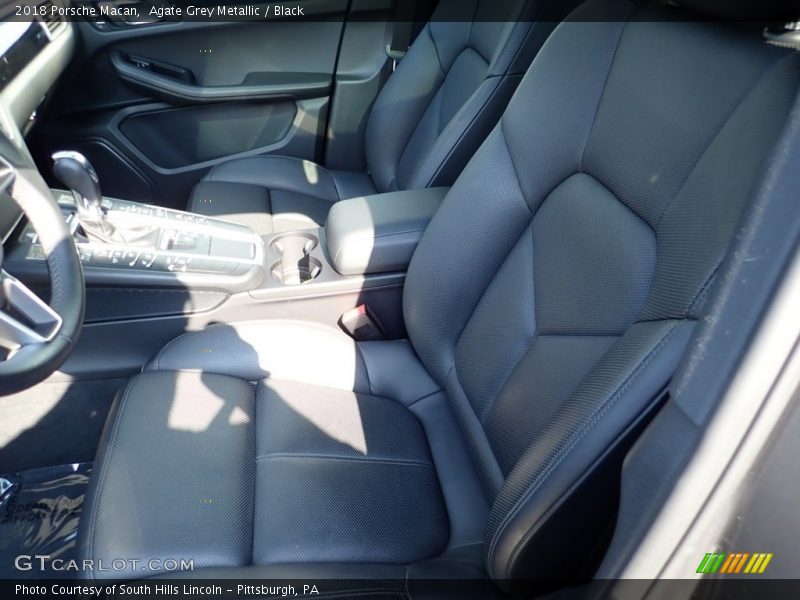 Agate Grey Metallic / Black 2018 Porsche Macan