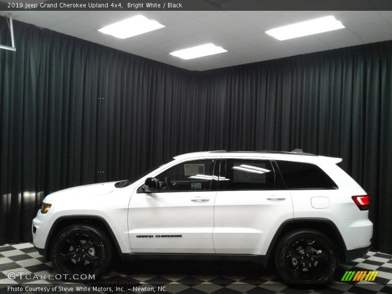 Bright White / Black 2019 Jeep Grand Cherokee Upland 4x4