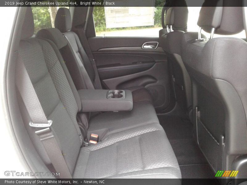 Bright White / Black 2019 Jeep Grand Cherokee Upland 4x4