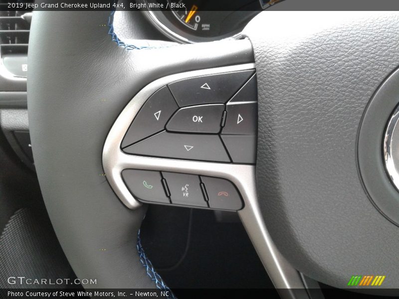 Bright White / Black 2019 Jeep Grand Cherokee Upland 4x4