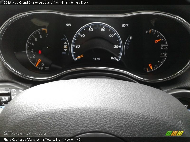 Bright White / Black 2019 Jeep Grand Cherokee Upland 4x4
