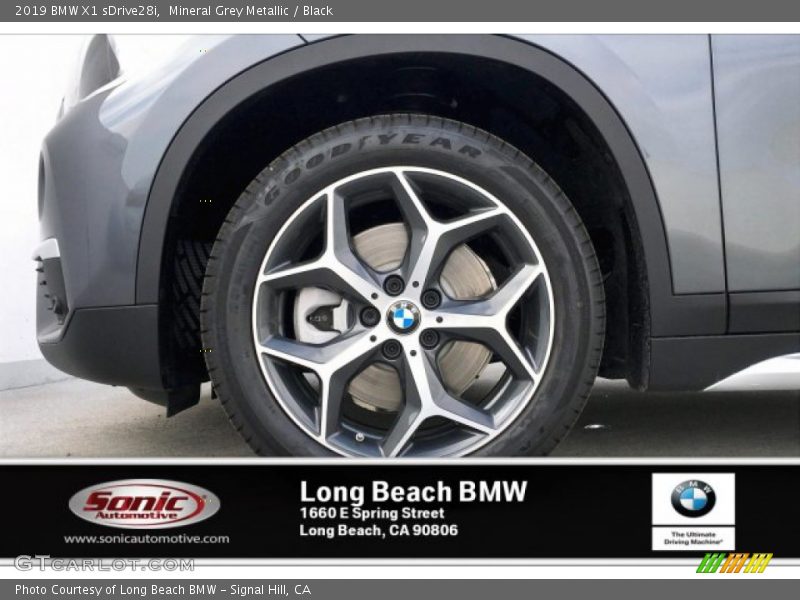 Mineral Grey Metallic / Black 2019 BMW X1 sDrive28i