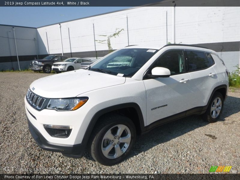 White / Black 2019 Jeep Compass Latitude 4x4