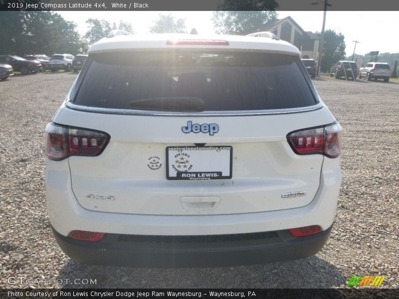 White / Black 2019 Jeep Compass Latitude 4x4