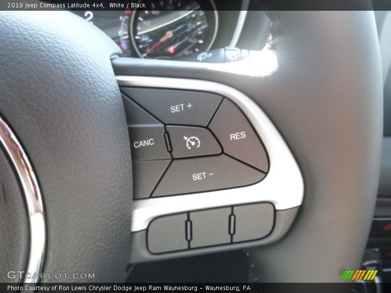 White / Black 2019 Jeep Compass Latitude 4x4