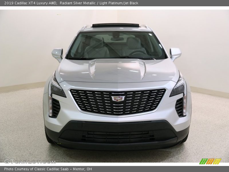 Radiant Silver Metallic / Light Platinum/Jet Black 2019 Cadillac XT4 Luxury AWD