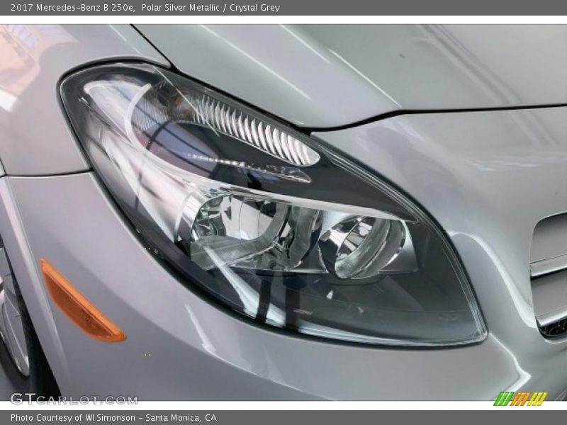 Polar Silver Metallic / Crystal Grey 2017 Mercedes-Benz B 250e
