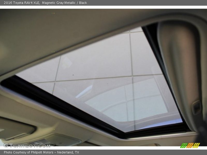 Magnetic Gray Metallic / Black 2016 Toyota RAV4 XLE