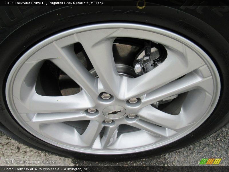 Nightfall Gray Metallic / Jet Black 2017 Chevrolet Cruze LT