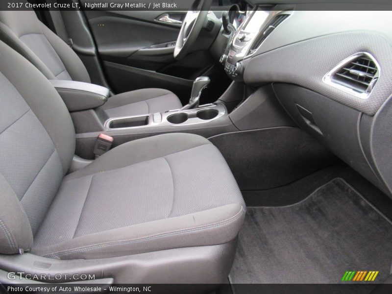Nightfall Gray Metallic / Jet Black 2017 Chevrolet Cruze LT