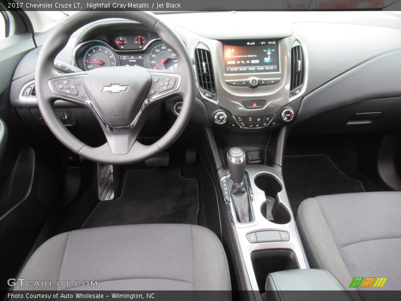 Nightfall Gray Metallic / Jet Black 2017 Chevrolet Cruze LT
