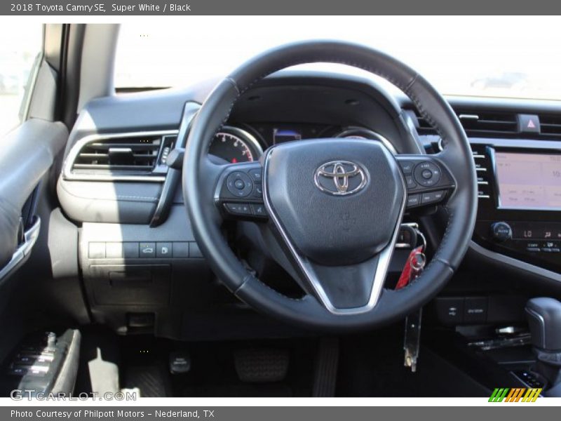Super White / Black 2018 Toyota Camry SE