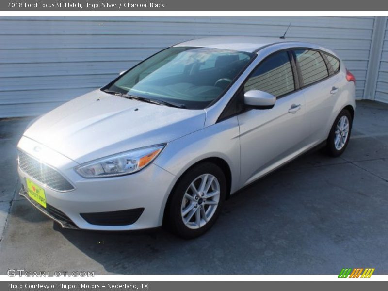 Ingot Silver / Charcoal Black 2018 Ford Focus SE Hatch